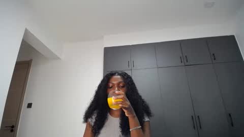 Liya online show from 05-13-26, 06:27