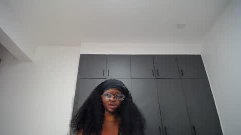 Snapshot of cute_ass18 chatting on 06-16-26, 05:26 Liya online show from 06-16-26, 05:26