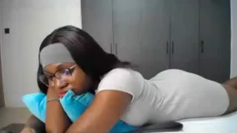 Snapshot of cute_ass18 chatting on 07-03-26, 01:17 Liya online show from 07-03-26, 01:17