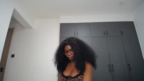 Snapshot of cute_ass18 chatting on 07-07-26, 09:35 Liya online show from 07-07-26, 09:35