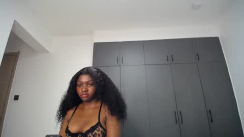 Snapshot of cute_ass18 chatting on 07-08-26, 12:59 Liya online show from 07-08-26, 12:59
