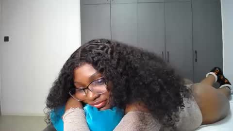 Snapshot of cute_ass18 chatting on 07-11-26, 03:20 Liya online show from 07-11-26, 03:20
