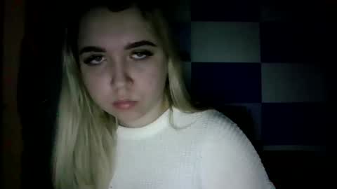 cute_beauty05 online show from 10-23-25, 09:35