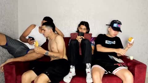 ARTURO-18  MATIAS-18  NIKOLAY-19  HADES-18  GABO-19 online show from 03-04-25, 01:59