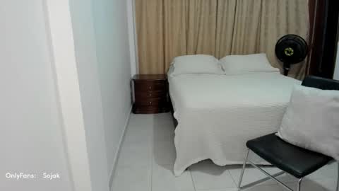 Sara online show from 10-21-25, 02:34