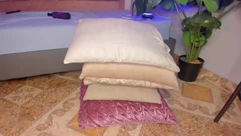 Stacy online show from 12-07-24, 02:42