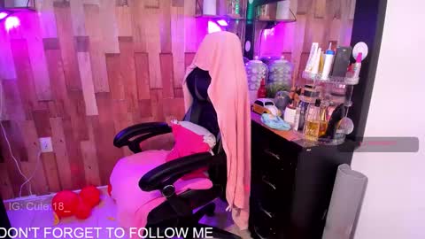 Snapshot of cute_elii chatting on 11-10-25, 10:31 Independent Model online show from 11-10-25, 10:31