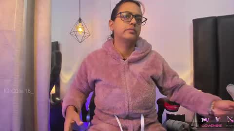 Snapshot of cute_elii chatting on 05-06-26, 11:26 Independent Model online show from 05-06-26, 11:26