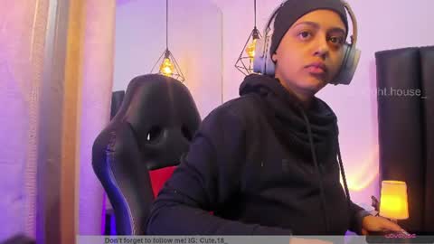 Snapshot of cute_elii chatting on 06-09-26, 01:01 Independent Model online show from 06-09-26, 01:01
