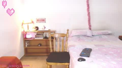 Snapshot of cute_femboy420 chatting on 06-03-26, 01:19 Valeria Vergara online show from 06-03-26, 01:19