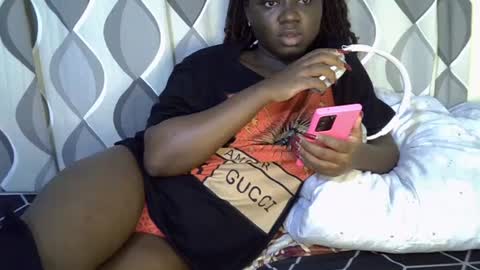 Snapshot of cute_gee chatting on 06-29-26, 10:15 daddysdoll online show from 06-29-26, 10:15
