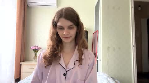 Snapshot of cute_kitte chatting on 10-10-25, 11:09 cute_kitte online show from 10-10-25, 11:09
