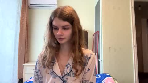 cute_kitte online show from 11-22-25, 12:04
