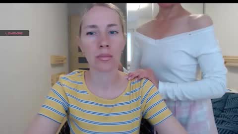 cute_lion_ online show from 10-13-25, 03:01