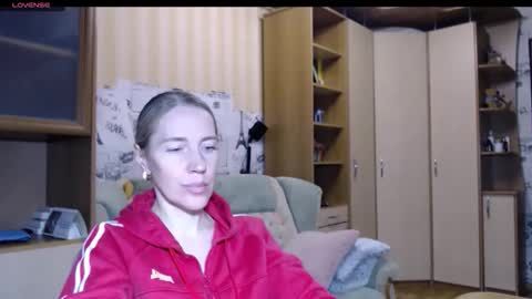 cute_lion_ online show from 11-18-25, 06:23