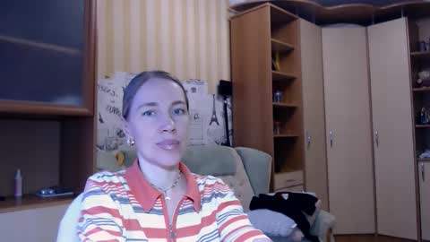 cute_lion_ online show from 04-06-26, 02:29