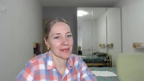 Snapshot of cute_lion_ chatting on 05-13-26, 05:43 cute_lion_ online show from 05-13-26, 05:43