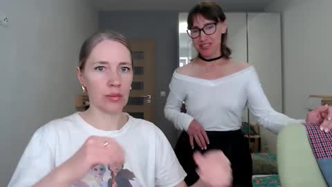 Snapshot of cute_lion_ chatting on 05-24-26, 12:54 cute_lion_ online show from 05-24-26, 12:54