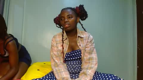 cute_lorna online show from 04-21-26, 01:42