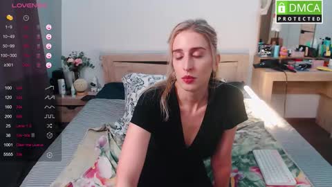 Milana online show from 09-28-25, 11:48
