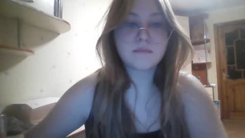 Veronica online show from 12-15-24, 04:59