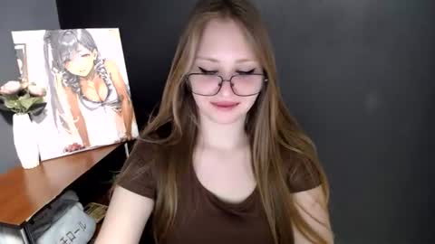 Snapshot of cute_minx chatting on 06-18-26, 06:24 Veronica online show from 06-18-26, 06:24