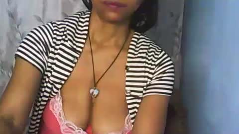 Snapshot of cute_moll chatting on 10-27-25, 09:46 murielle online show from 10-27-25, 09:46