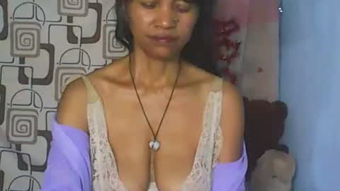 Snapshot of cute_moll chatting on 04-22-26, 01:23 murielle online show from 04-22-26, 01:23