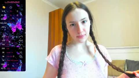 cute_nana2 online show from 04-20-26, 12:02