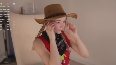 Snapshot of cute_pie_an chatting on 01-11-25, 09:15 AN online show from 01-11-25, 09:15