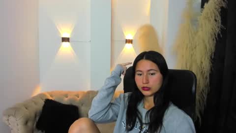 Snapshot of cute_rouss chatting on 12-10-24, 03:09 ROUSS online show from 12-10-24, 03:09
