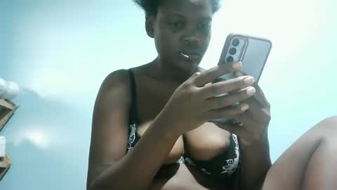 Snapshot of cute_roxie chatting on 01-26-25, 12:43 cute_roxie online show from 01-26-25, 12:43