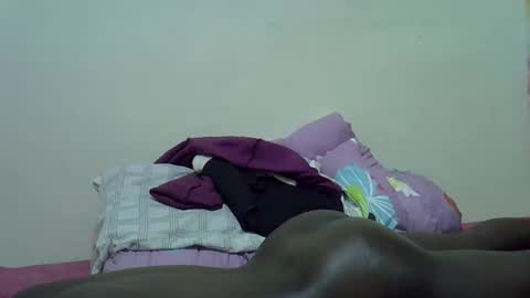 Snapshot of cute_saay chatting on 09-29-25, 12:21 cute_saay online show from 09-29-25, 12:21