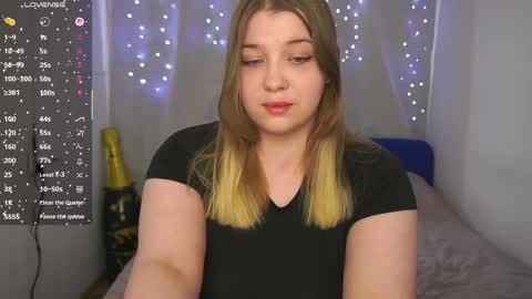 Snapshot of cute_sharloti chatting on 04-23-26, 05:15 Sasha online show from 04-23-26, 05:15
