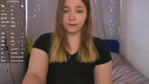 Snapshot of cute_sharloti chatting on 05-27-26, 04:15 Sasha online show from 05-27-26, 04:15