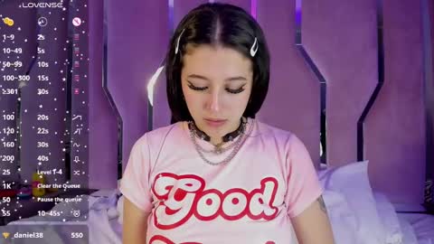 Snapshot of cute_stoone chatting on 01-12-25, 11:26 SOLEI online show from 01-12-25, 11:26