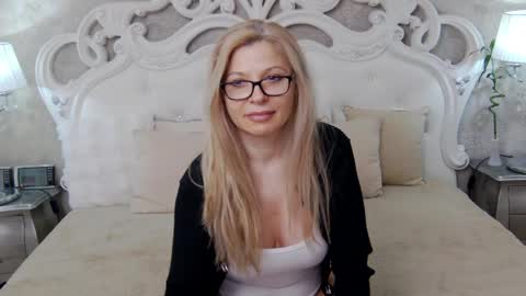 Snapshot of cuteangelina18 chatting on 05-07-26, 02:17 cuteangelina18 online show from 05-07-26, 02:17