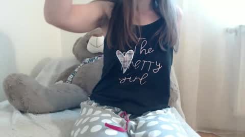 Anne-Marie  online show from 10-22-25, 07:30