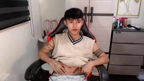 Snapshot of cuteasiancock98 chatting on 05-16-26, 06:43 Steph online show from 05-16-26, 06:43