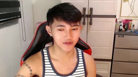 Snapshot of cuteasiancock98 chatting on 05-23-26, 05:56 Steph online show from 05-23-26, 05:56