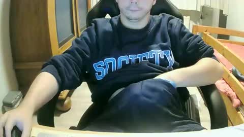 Snapshot of cuteboy090 chatting on 09-22-25, 01:35 Cuteboy090 online show from 09-22-25, 01:35