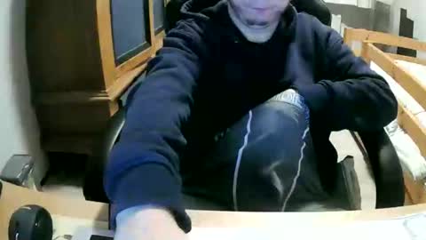 Snapshot of cuteboy090 chatting on 11-26-25, 12:00 Cuteboy090 online show from 11-26-25, 12:00