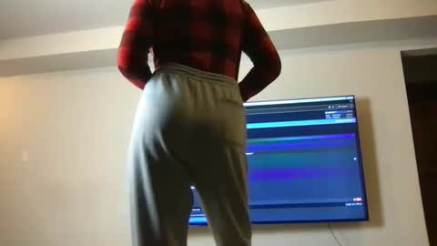 Snapshot of cutebutt_17 chatting on 01-02-25, 01:38 cutebutt_17 online show from 01-02-25, 01:38