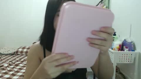 Snapshot of cutecindy2000 chatting on 03-18-26, 06:27 cutecindy2000 online show from 03-18-26, 06:27