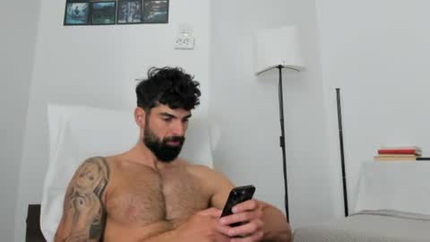 Snapshot of cuteeboy chatting on 06-18-26, 05:19 cuteeboy online show from 06-18-26, 05:19