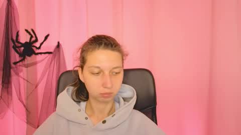 Elli online show from 11-06-25, 11:11