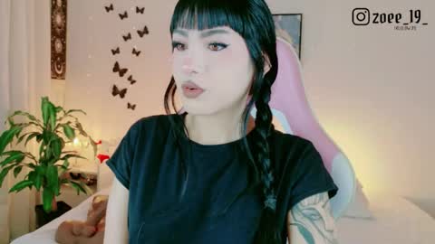 Zoe  online show from 05-18-26, 04:29
