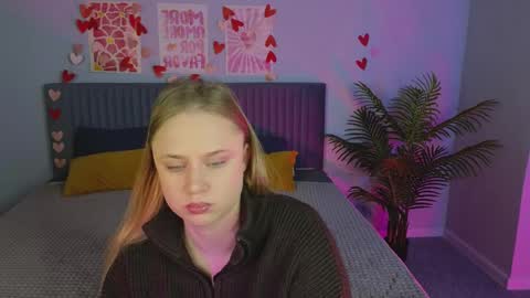 Snapshot of cutefever chatting on 05-26-26, 01:23 Amyy online show from 05-26-26, 01:23
