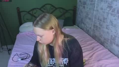 Snapshot of cutefever chatting on 07-20-26, 11:07 Amyy online show from 07-20-26, 11:07