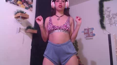 Snapshot of cutehaome chatting on 09-11-25, 03:50 haome online show from 09-11-25, 03:50